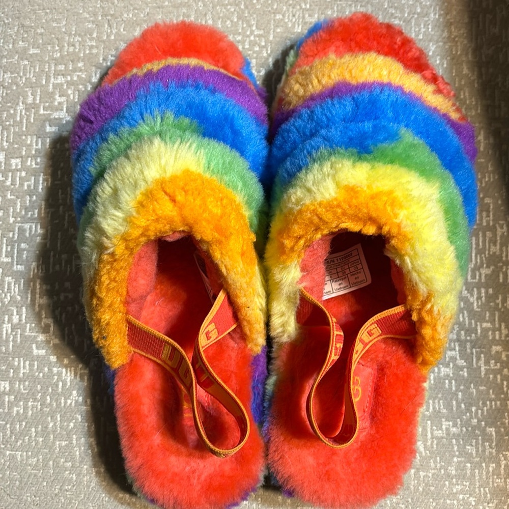 UGG Fluff rainbow slippers sz 8